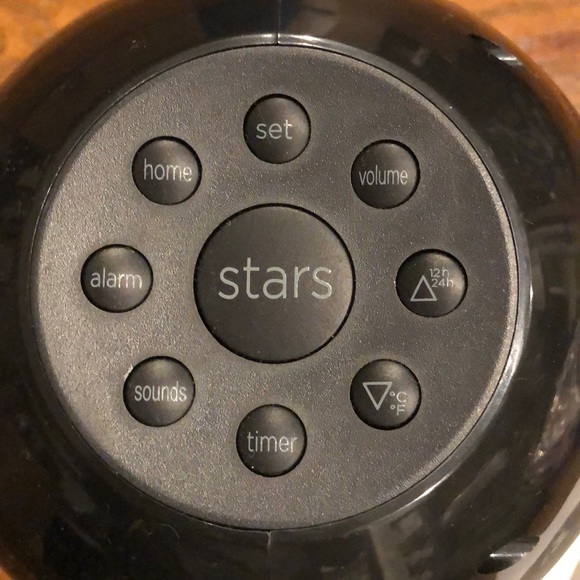 Sharper image projection alarm clock sound machine - Picture 3 of 8